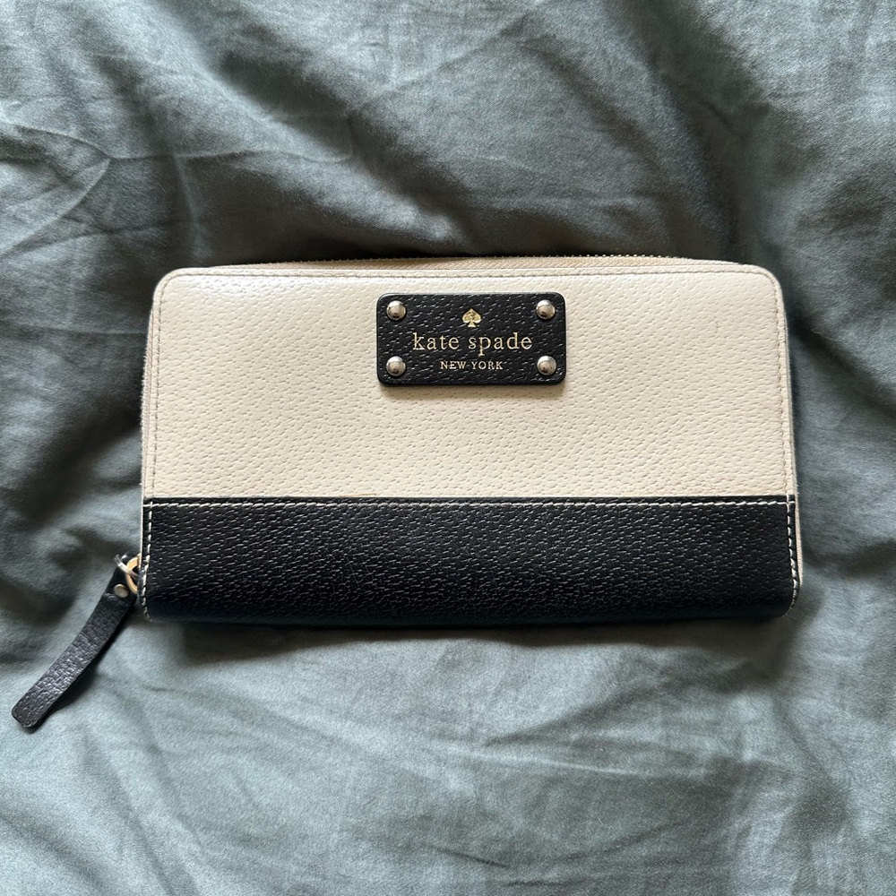 Kate Spade Two-Tone Black and Cream Wallet